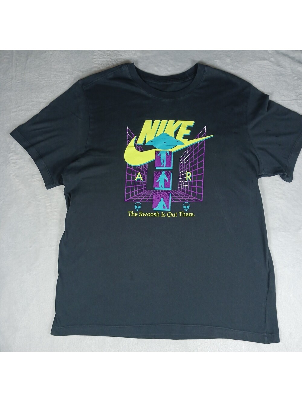 Nike Alien “Swoosh is out There” Graphic T-Shirt Large Black Retro Aliens